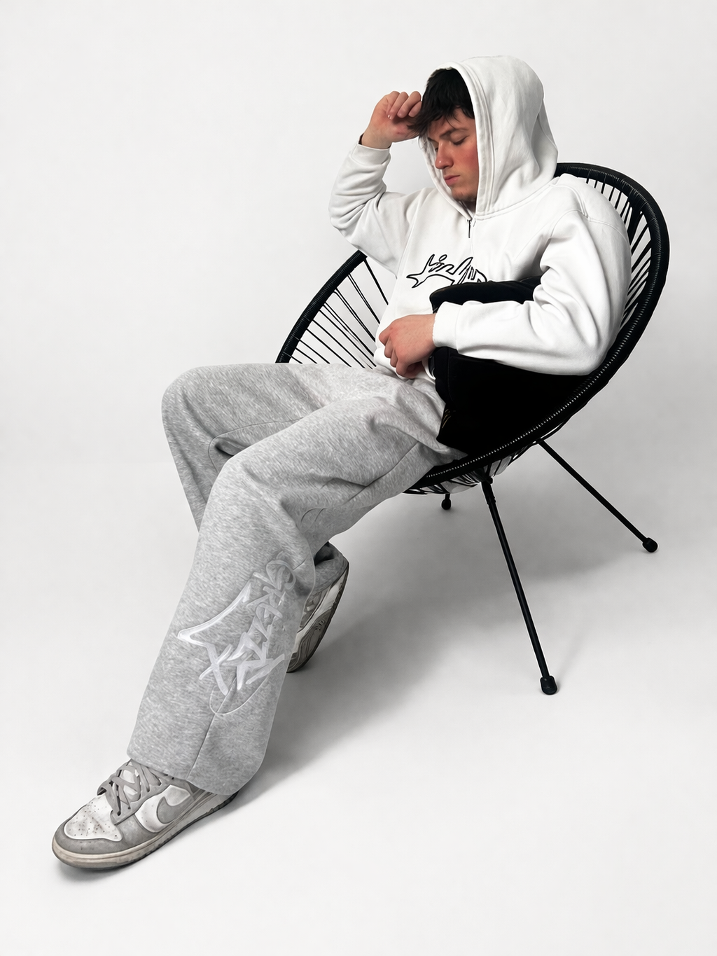 Pantalon Large à Pincettes Brodé